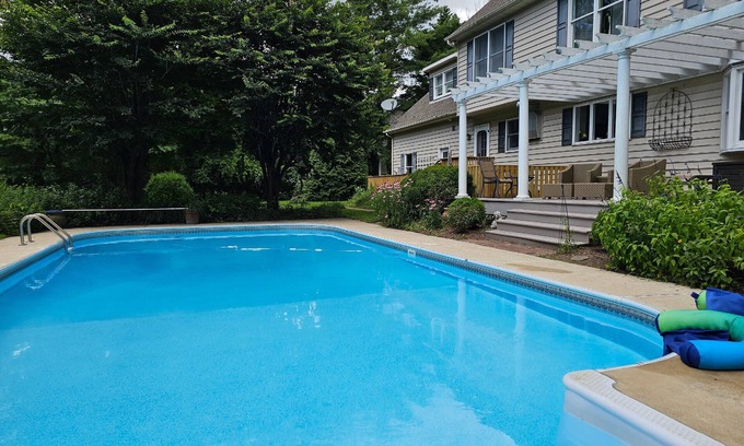 Grasonville Casa | Kent Island Waterfront | Game Room | Private Dock | Pool