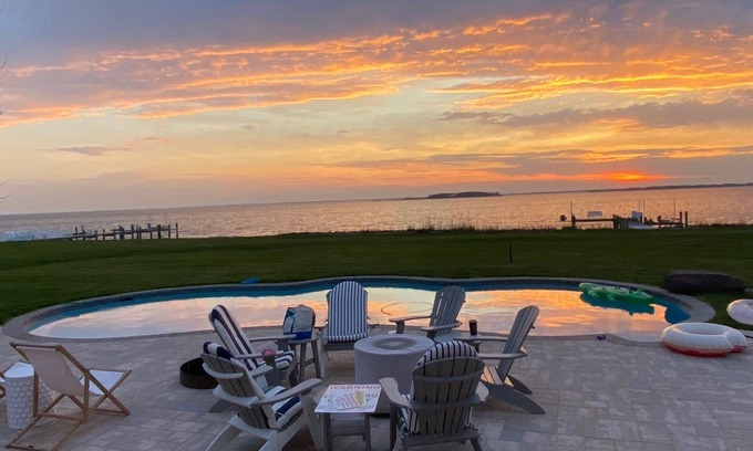Grasonville Casa | Kent Island Waterfront | Pool | Outdoor Dining | Stunning View | Private Dock