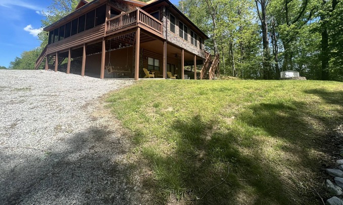 Bakerton Cabina | Kentucky Cabin on The Cumberland River with Private Boat Ramp