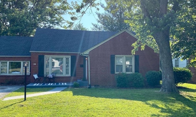 Franklin Casa | Kentucky Comfort Central Retreat, 2 Bedroom Home