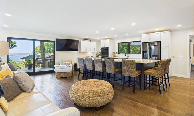 New Concord Casa | Kentucky Lake Farmhouse & Chalet