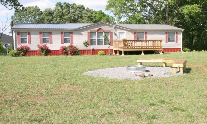 Almo Casa | Kentucky Lake Get-Away - The Guest House at Sugar Magnolia Farms