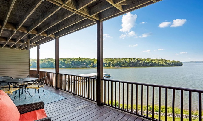 Almo Condominio | Kentucky Lakefront Condo with Spectacular View ~ 2 Bedroom, 1 Bath ~ Covered Deck