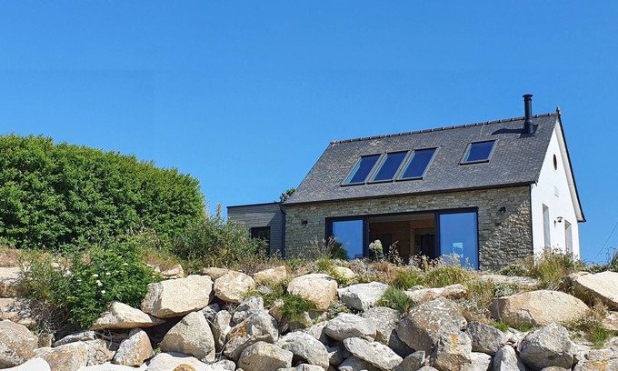 Kerlouan Casa | Ker-Ny direct beach access, feet in the water, 4 people