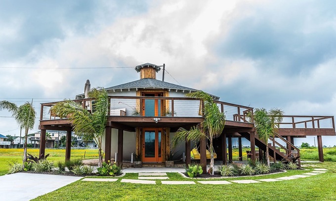 Pirates Beach Casa | Kettle House - As Seen On TV - Island Famous