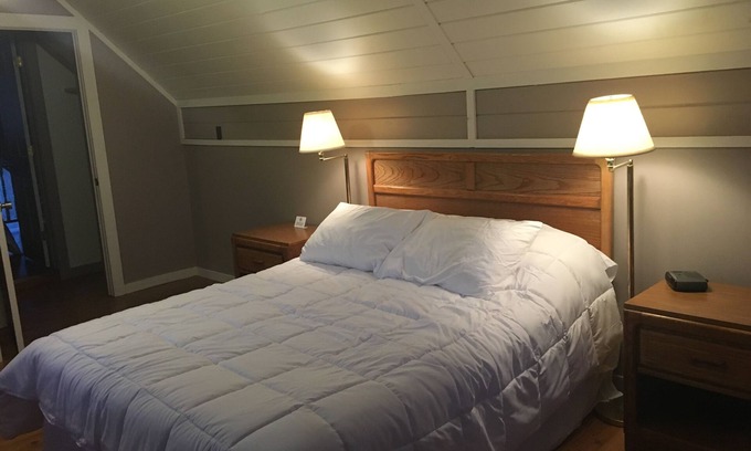 Penn Yan Cabina | Keuka Hydaway Cabaña con Encanto en un entorno tranquilo