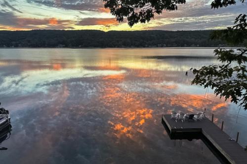 Town of Jerusalem Casa | Keuka Lake Dockside Retreat