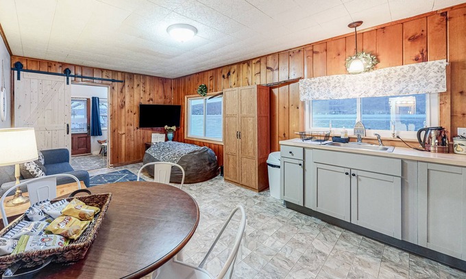 Pulteney Cabaña | Keuka Lake-front cottage near vineyards with free WiFi, deck, & private grill