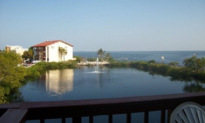 Cross Key Waterways Condominio | Condominio Key Largo con hermosa vista de la bahía al atardecer disponible la semana del 10 al 17 de marzo de 2018