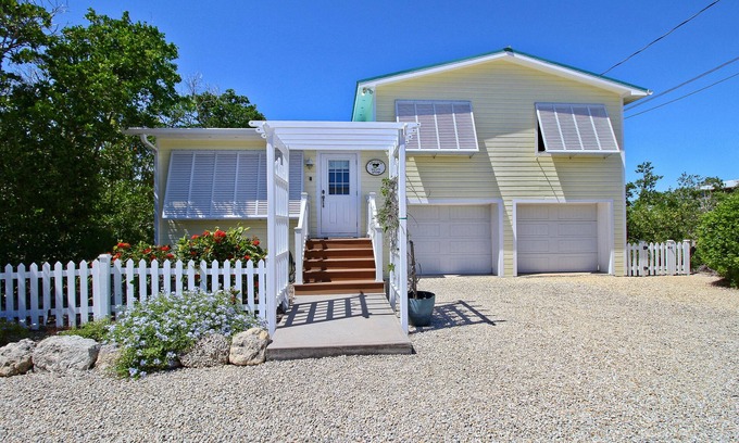 Marathon Casa | Key Lime Kottage- Waterfront Home on Gulf of Mexico w/ Private Pool, Dock & More
