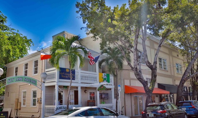 Downtown Apartamento | Key West Suites Hotel - Suite Adam Scott Rote