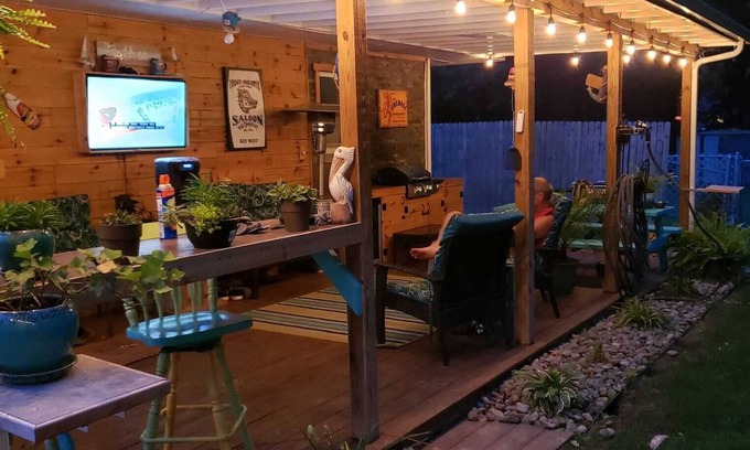 Geneva-on-the-Lake Cabaña | Keys cottage -walk to the strip,Private lot, 2bdr 3rd guestroom detached.Spire