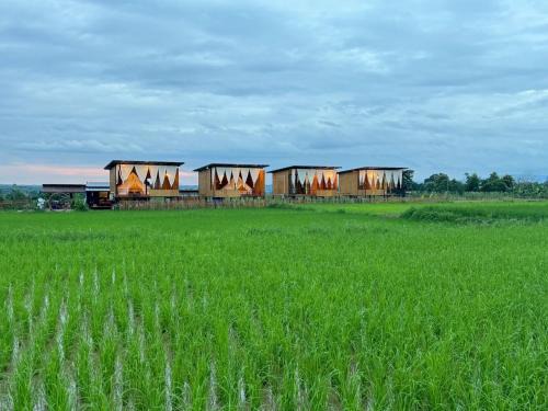 Pua Casa | KheangKhangKhao เคียงข้างเขา ปัว-สกาด