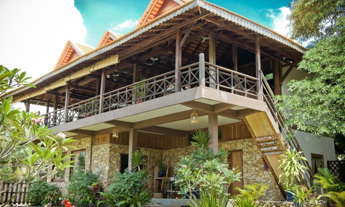 Krong Kaeb Casa | Khmer Hands
