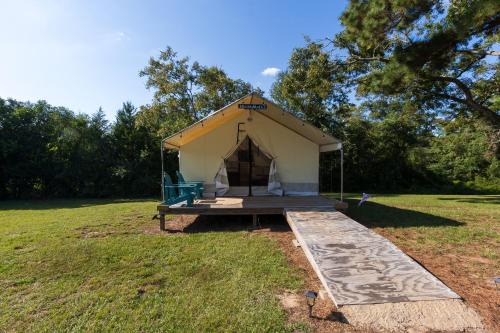 Coldspring Otro | Khushatta Hills Ranch Glamping - Mom Mollie