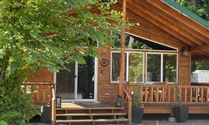 Packwood Cabina | Kick back and relax at the Fairway Cabin!