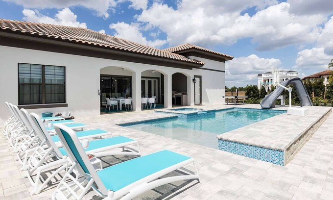 Bay Lake Casa | Kids own play area/Amazing themed bedrooms/Extra large pool/10 mins WDW/1 LEVEL