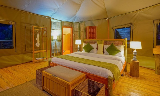 Western Region Cabina | Kikorongo Safari Lodge