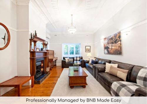Dubbo Casa | Kilbirnie - Stroll to CBD, Heritage, Sleeps 10