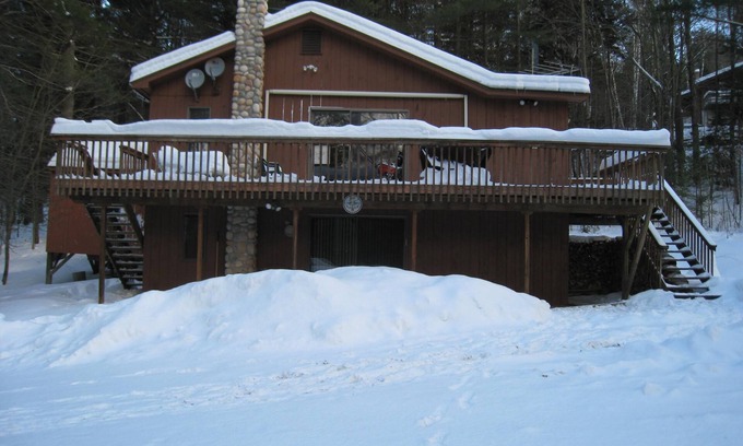 Stockbridge Casa | Los esquiadores / motos de nieve / MountainBikers sueñan con jacuzzi al aire libre + Wi-Fi
