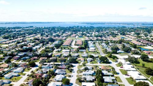 Bradenton Casa | Kim's Palm Cottage