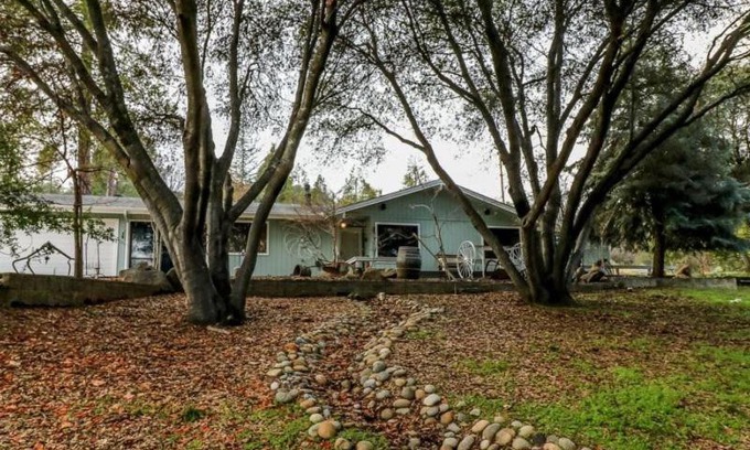Yosemite Forks Casa | Kin House Guest Suite