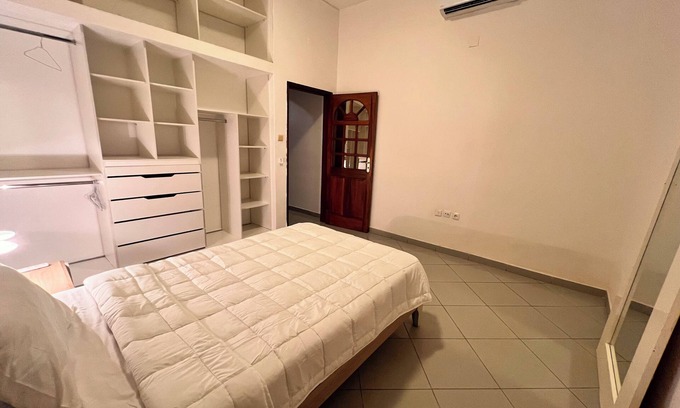 Luanda Apartamento | Kinaxixi Palace in Largo rehabilitated. Spacious apartment with balcony.