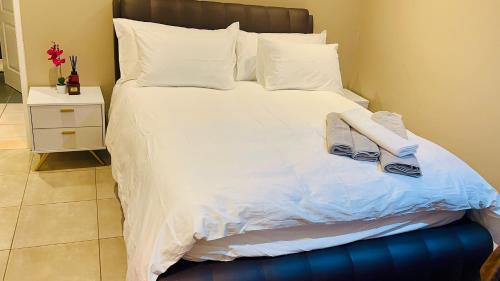 Greater Johannesburg Metropolitan Area Villa | Kincha Property 12 Edenpark Estate
