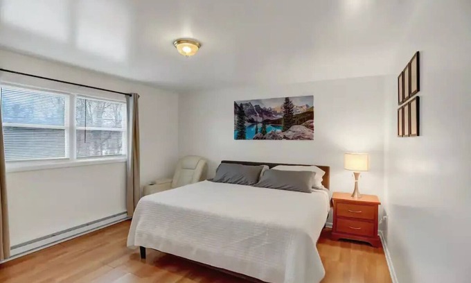 Halifax Apartamento | King and Queen Suite Room 205 at Halifax Inn