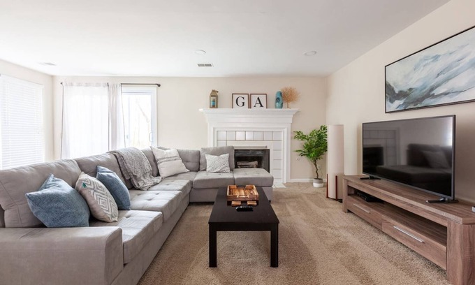 Alpharetta Casa | KING BD, Downtown Alpharetta, espacioso y renovado
