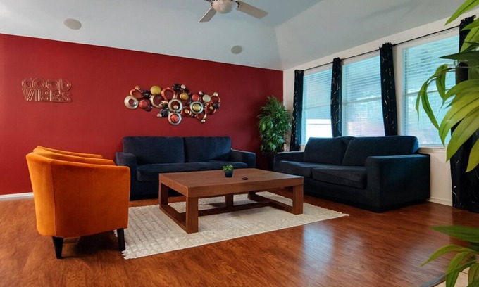 Aubrey Casa | King Bed + Foosball | Perfect Crew Crash Pad!