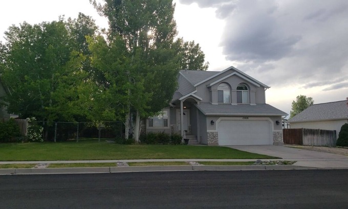 Herriman Casa | King Bed Suite - Fast Wifi - Work Desk.