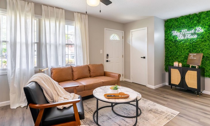St. Louis Casa | King Bed | Tranquil 3 Bedroom Idyllic Escape