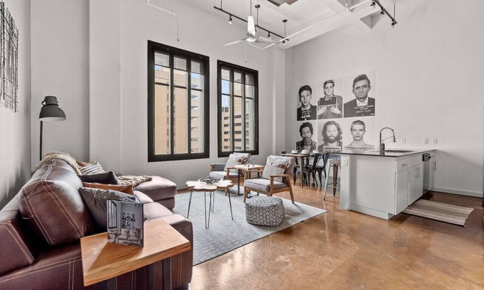 Fort Worth Apartamento | King Bed - Unique Rebel Room at Sundance Sq