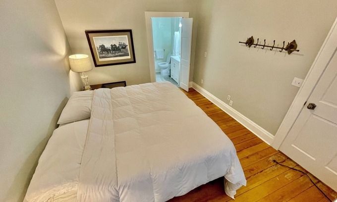 Bayfield Cama Y Desayuno | Newly remodeled traditional bed & breakfast in beautiful Bayfield.Wifi available