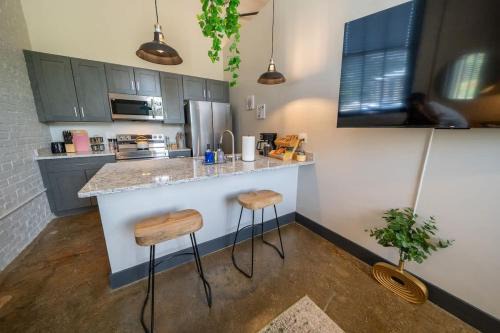Buchanan Apartamento | King bedroom Apartment - River - Brewery - Downtown