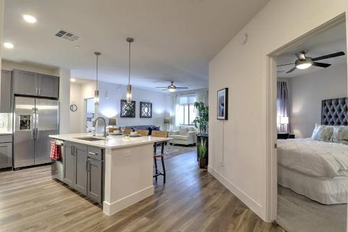 North Scottsdale Apartamento | King Beds-Steps From Shop-Self Check In- Parking-G3021