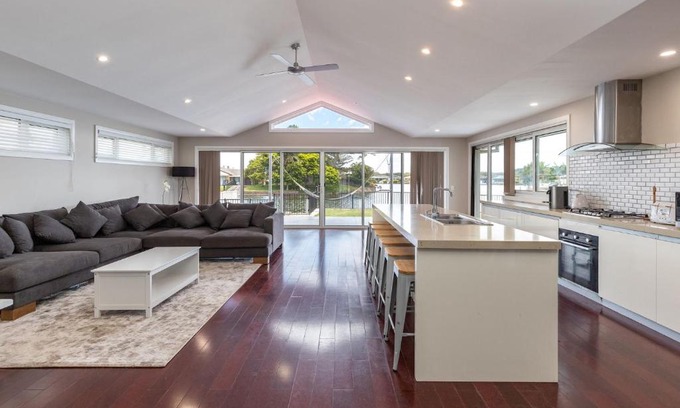 Forster Casa | King George Parade