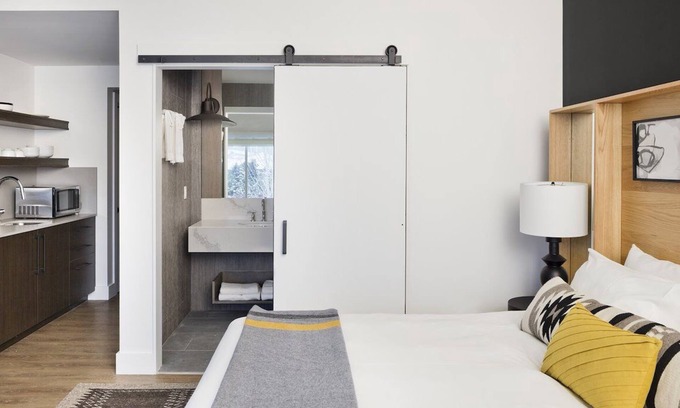 Teton Village Hotel | King + Queen Sofa Sleeper, Gravity Haus, Steps from Gondolas, Outdoor Pool