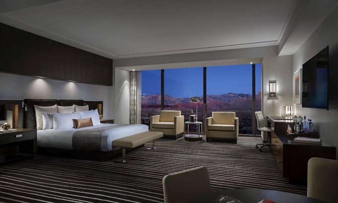 Summerlin South Casa | King Room at a 5⭐️ Hotel