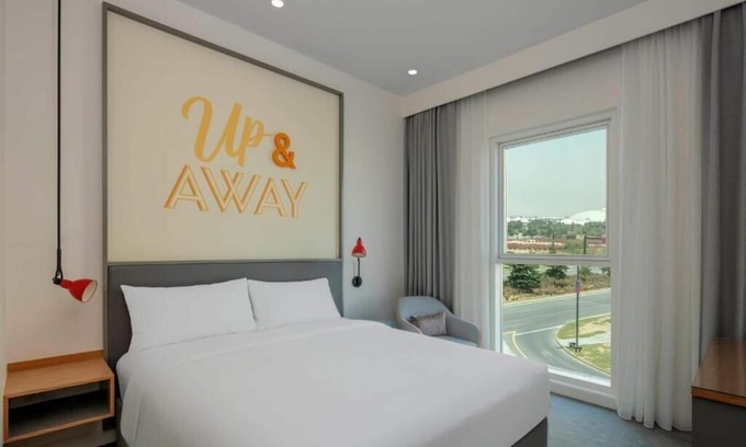 Jebel Ali Casa | King Room Near Dubai Parks By Luxury Bookings Ab
