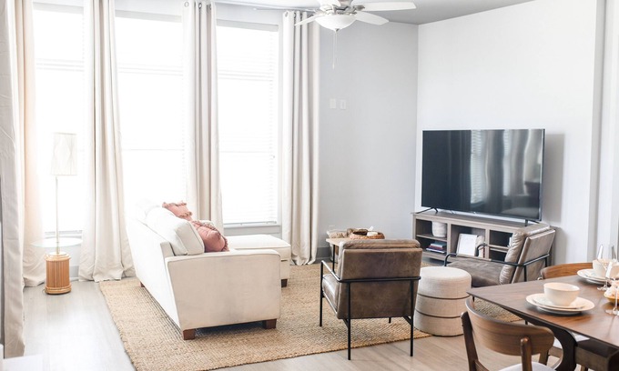 Fort Worth Apartamento | Jennings #208 | Fort Worth | Argest W/KING SIZE BED