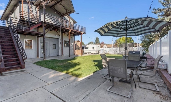 Loveland Apartamento | king-size bed, views of Loveland