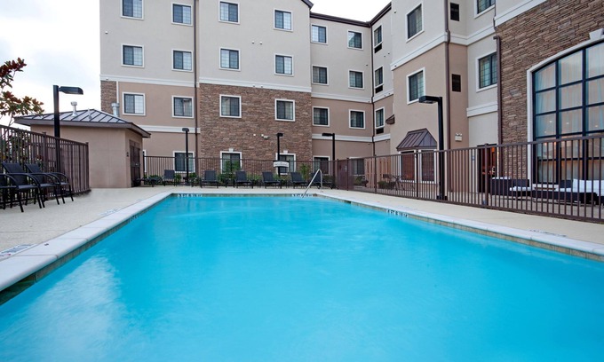 West San Antonio Apartamento | King Studio Al otro lado de SeaWorld! Piscina de temporada + acceso al gimnasio