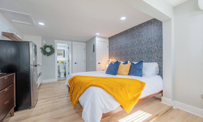 Blacksburg Apartamento | King Studio - Blacksburg Suites