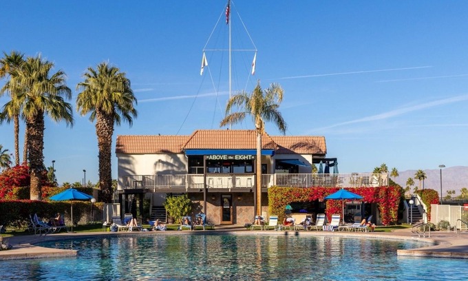 Palm Desert Complejo | King Studio in shadow Mountain Resort and Club. Travel Nurses Welcome!