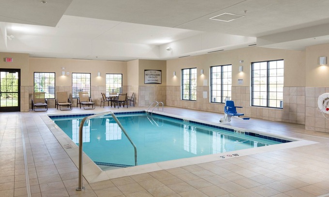 Polaris Apartamento | Mobility Accessible King Studio cerca de la Universidad Estatal de Ohio | Desayuno caliente gratis!