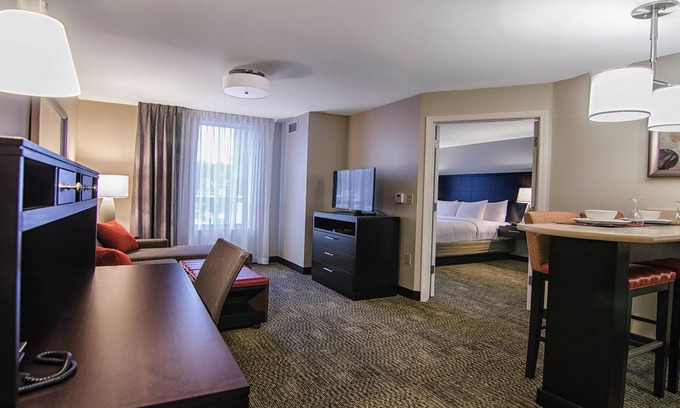 Marquette Condominio | Suite King. Desayuno buffet gratis. El centro de Marquette. ¡Ideal para viajeros de negocios!