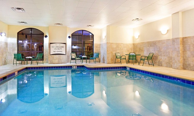 Oak Ridge Condominio | Suite King. Desayuno gratis. Piscina y gimnasio. ¡Cerca del arboreto de la Universidad de Tennessee!