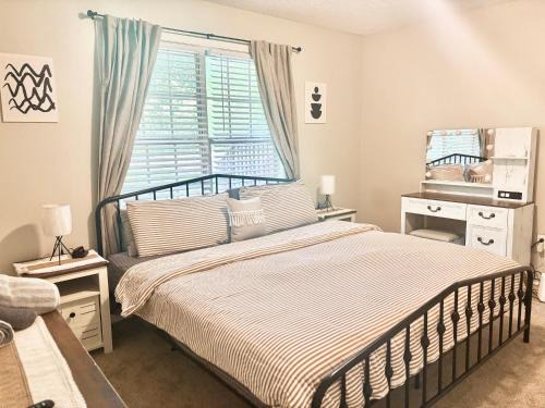 Ellenwood Casa | King Suite - Half Bath - Gym - Game Room - Hot Tub